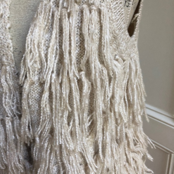 Shaggy Fringe Sweater Vest 4 Season Boho Festival - Picture 6 of 7